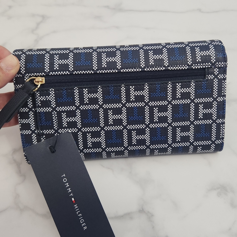 NWT Tommy Hilfiger Navy and Black Monogram Trifold Wallet - Picture 4 of 14